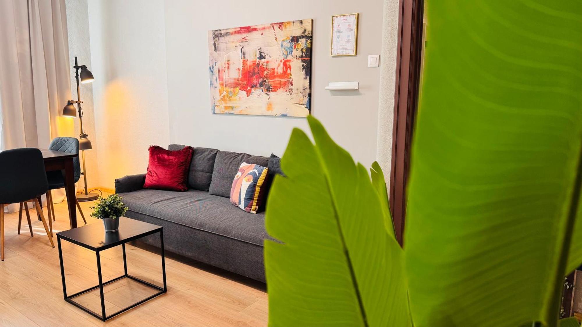 Ideal Home - Spacious & Modern Accommodation Near Unirii Square 부쿠레슈티 객실 사진