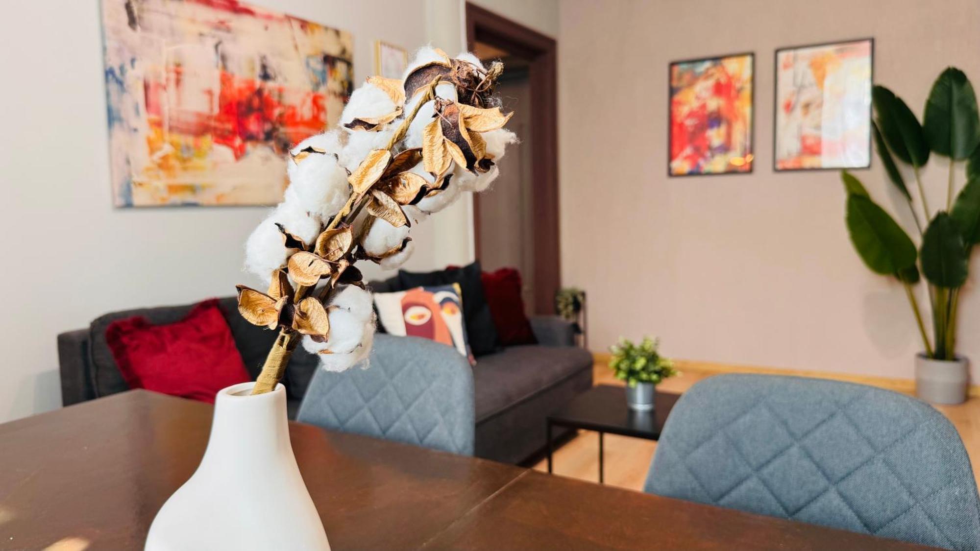 Ideal Home - Spacious & Modern Accommodation Near Unirii Square 부쿠레슈티 객실 사진