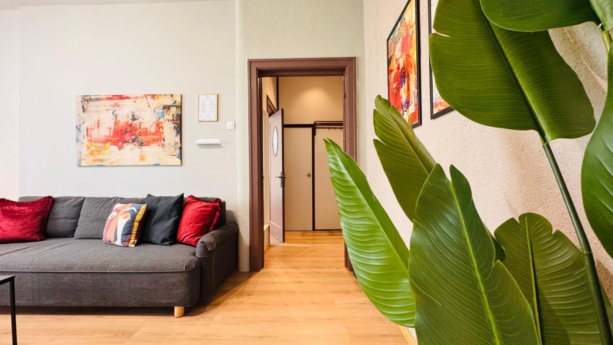 Ideal Home - Spacious & Modern Accommodation Near Unirii Square 부쿠레슈티 객실 사진